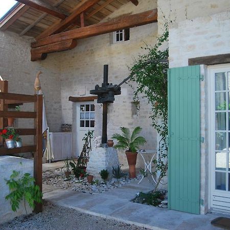 Les Jardins Saint Leonard Thairé Exterior foto