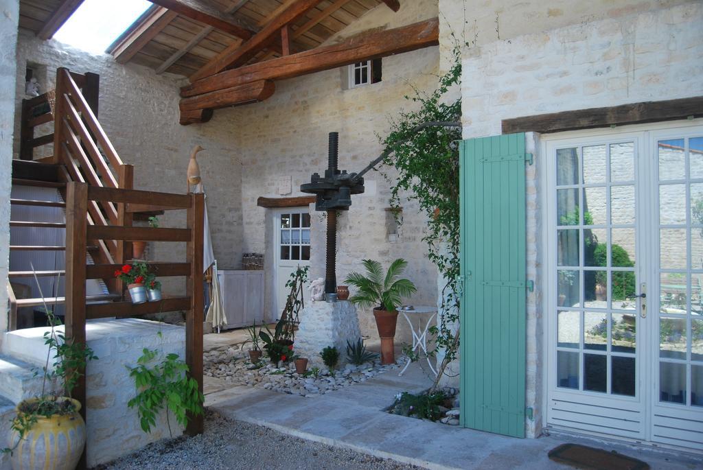 Les Jardins Saint Leonard Thairé Exterior foto